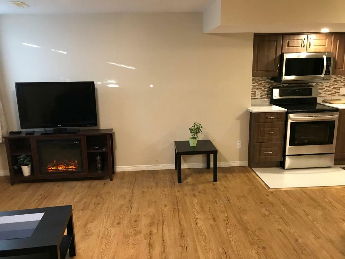 Self Check-In Spacious Apartment With Full Kitchen Ottawa Bagian luar foto