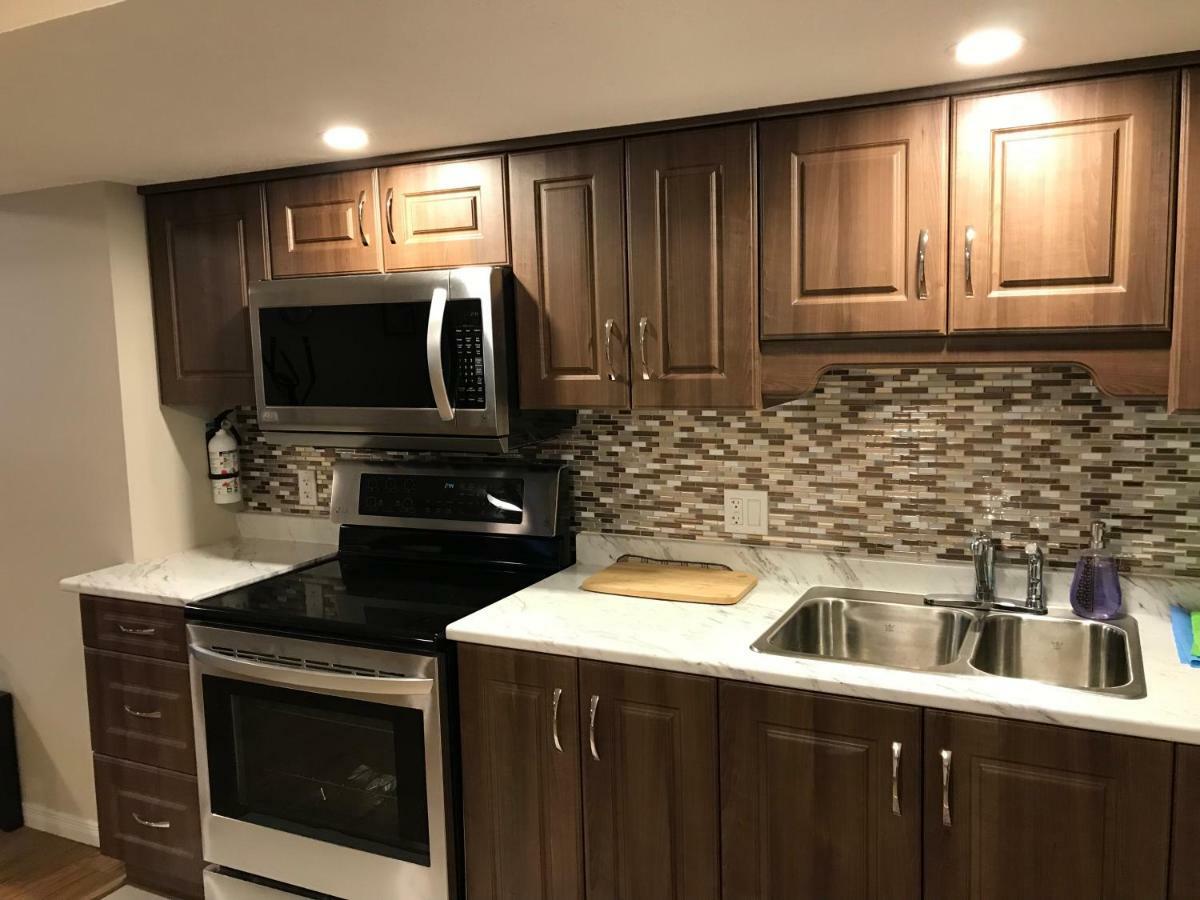 Self Check-In Spacious Apartment With Full Kitchen Ottawa Bagian luar foto