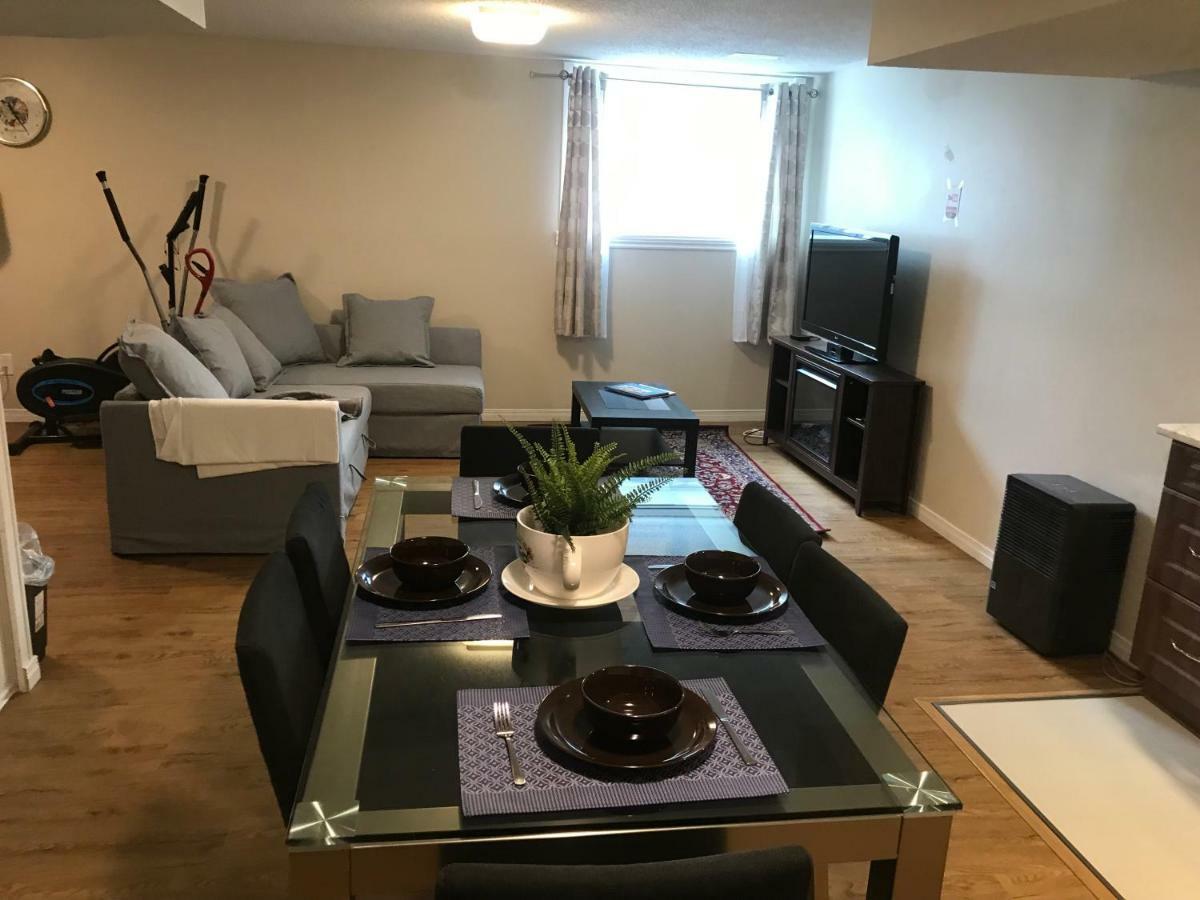 Self Check-In Spacious Apartment With Full Kitchen Ottawa Bagian luar foto