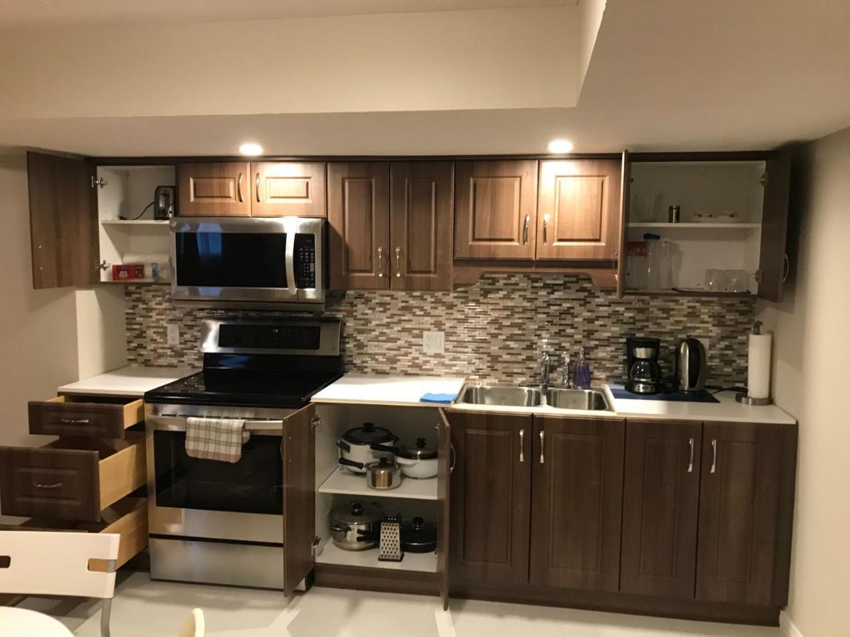 Self Check-In Spacious Apartment With Full Kitchen Ottawa Bagian luar foto